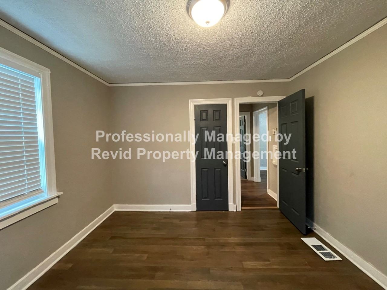 1137 Catalina Rd - Photo 7 of 26