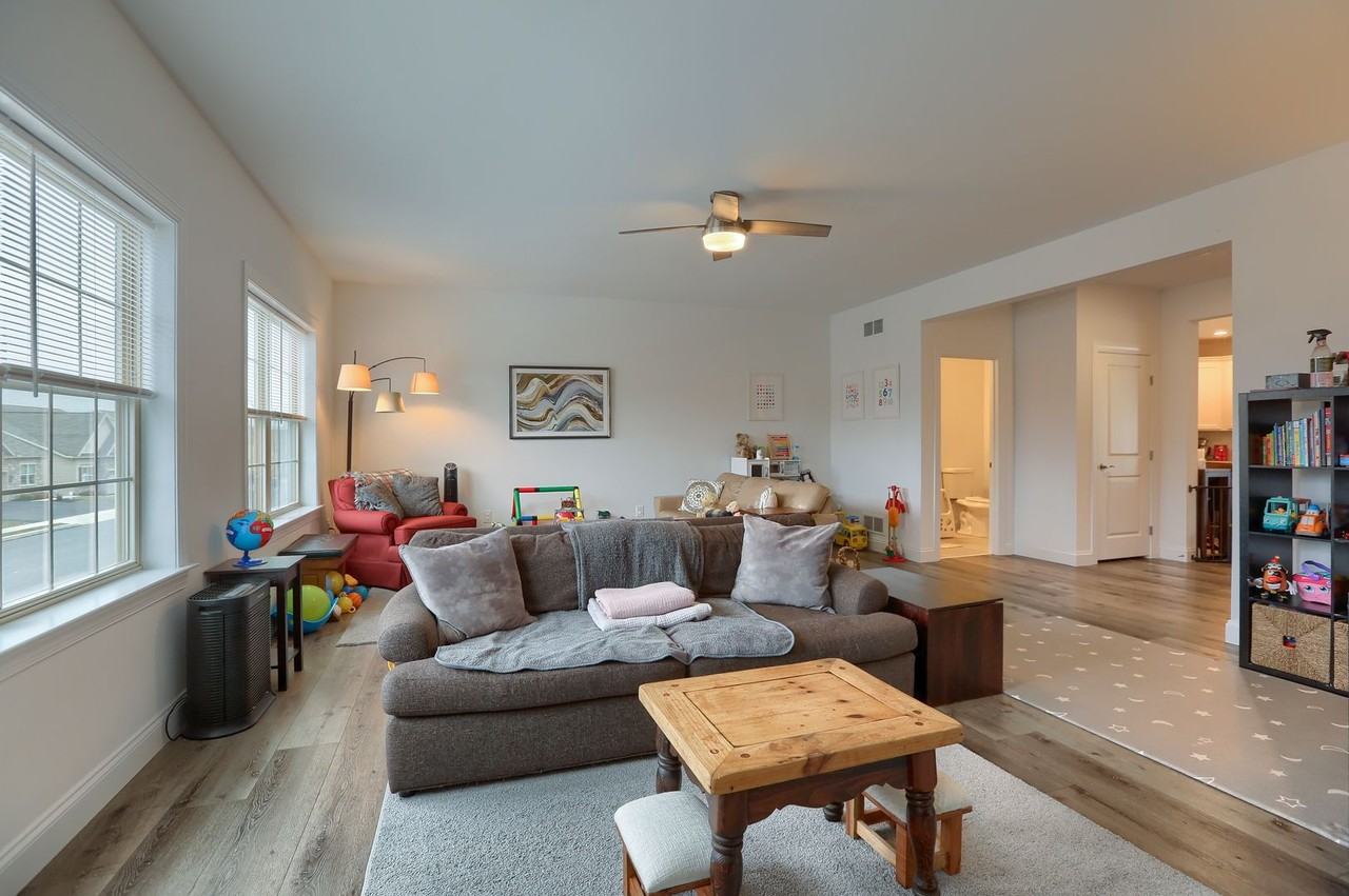 115 Crest Vw - Photo 4 of 14