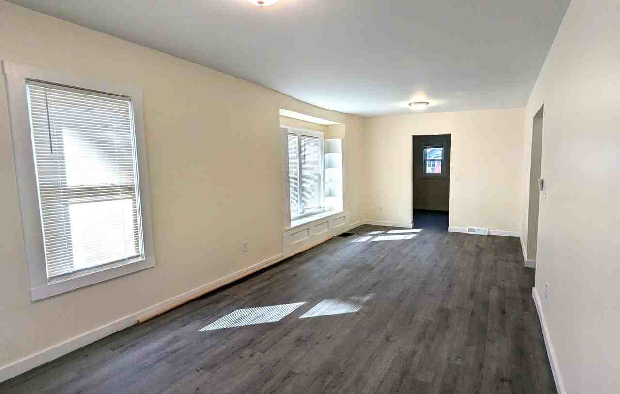 1631 Manz St - Photo 2 of 12