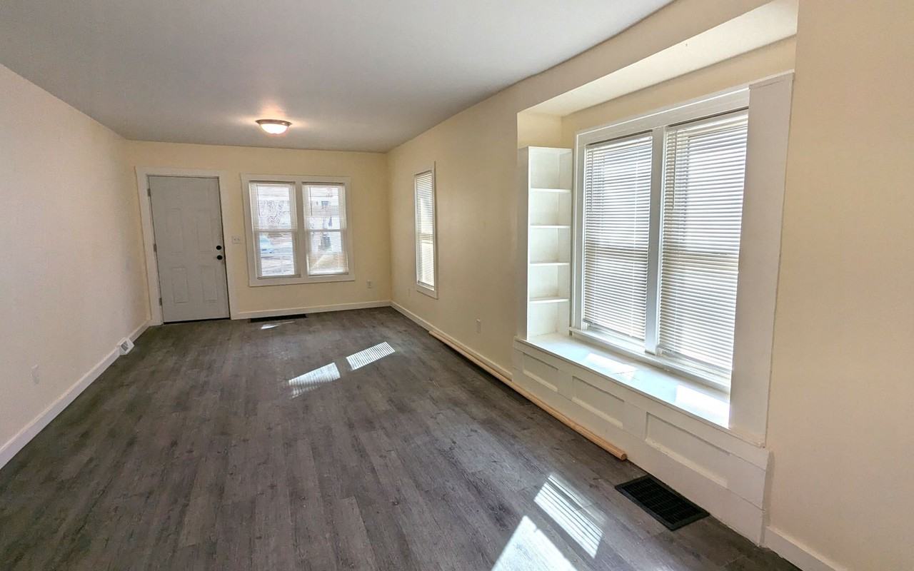 1631 Manz St - Photo 3 of 12