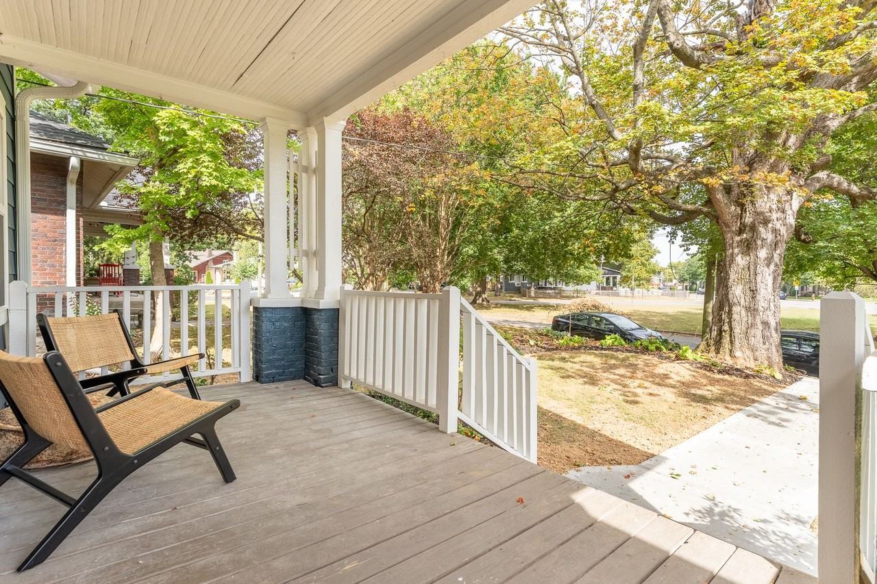 902 S Douglas Ave - Photo 5 of 49