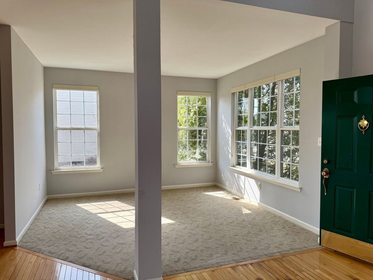 4 Hogan Cir - Photo 3 of 50