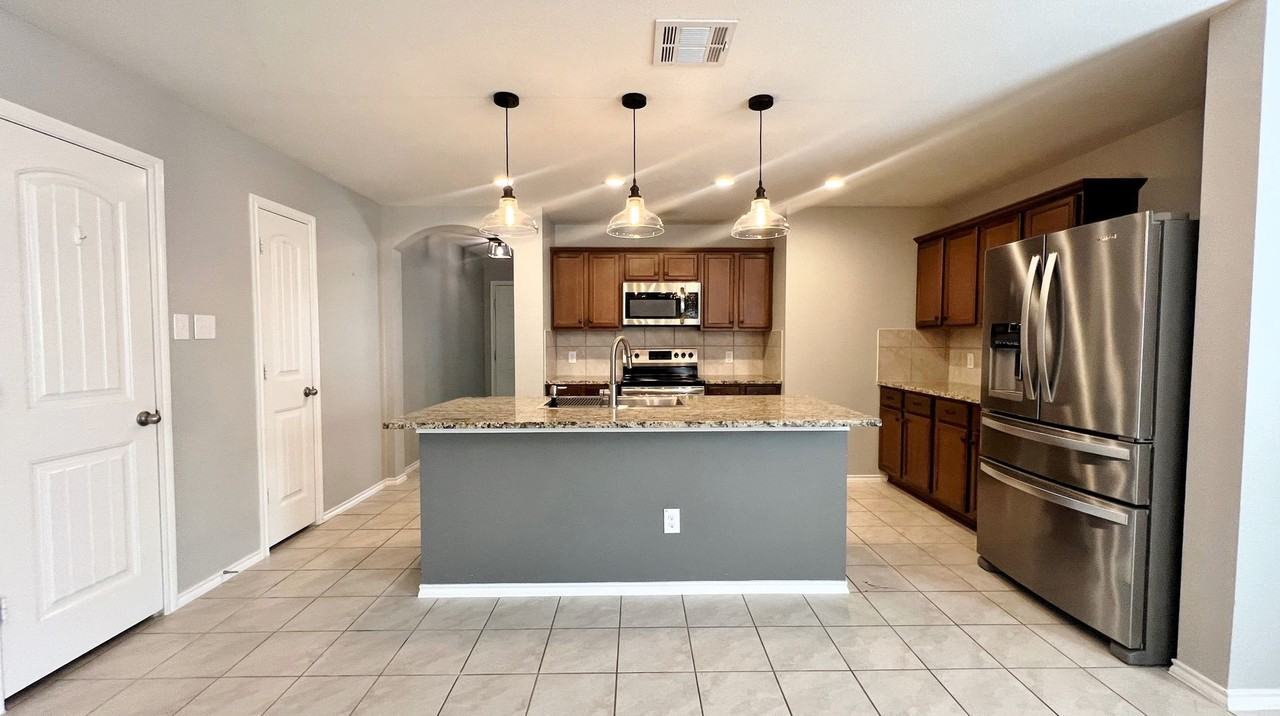 904 Opal Path - Photo 3 of 12