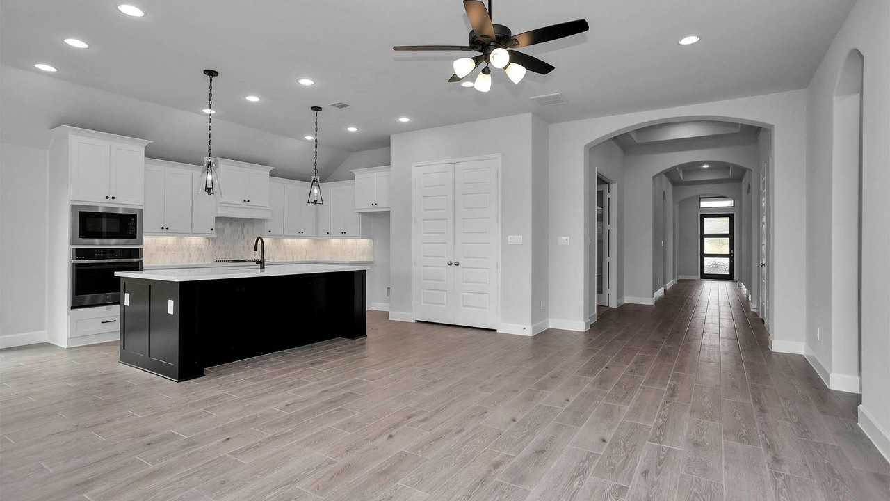 5026 Albany Shores Ln - Photo 3 of 19