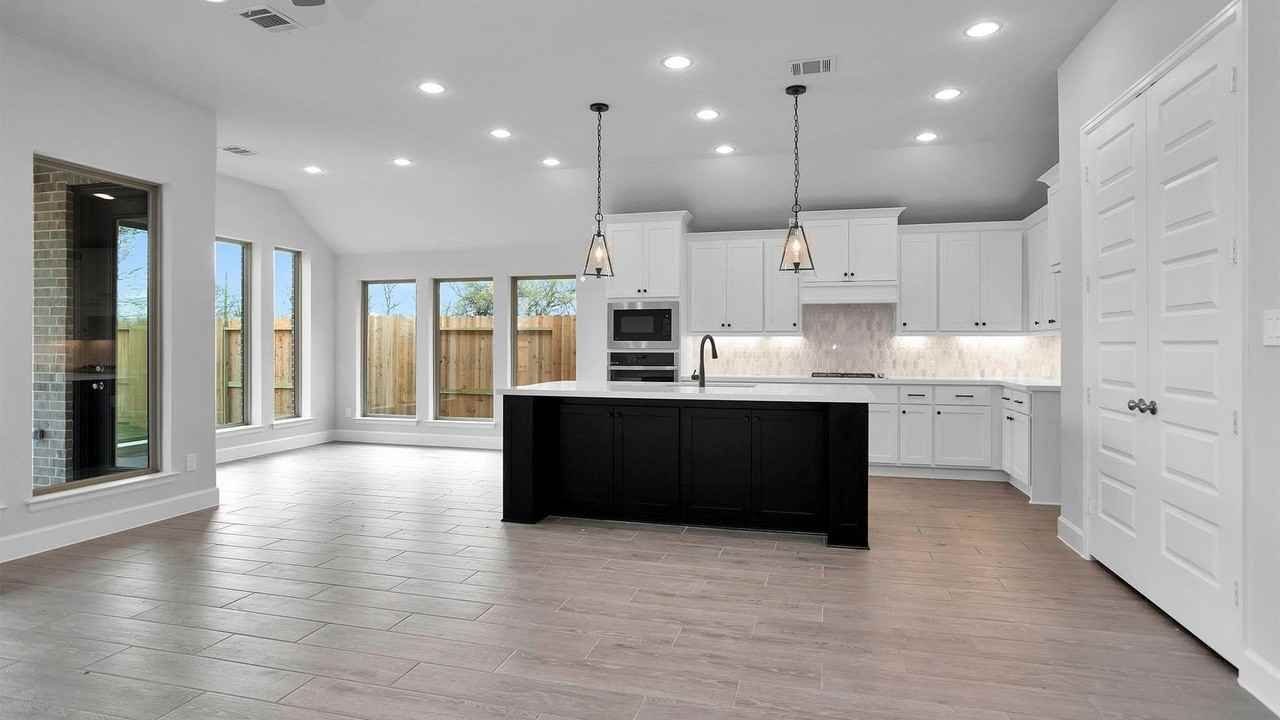 5026 Albany Shores Ln - Photo 4 of 19