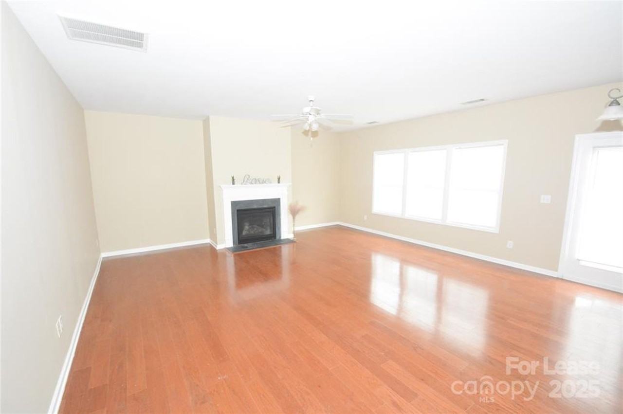 10605 Greenhead View Rd - Photo 4 of 15