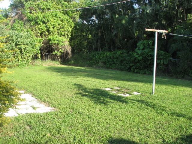 716 Prado Cir - Photo 2 of 8