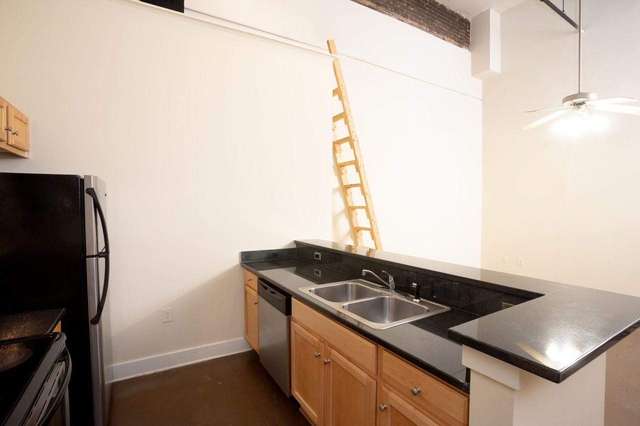 Cornish Brewery Apartment Homes - Photo 4 of 28