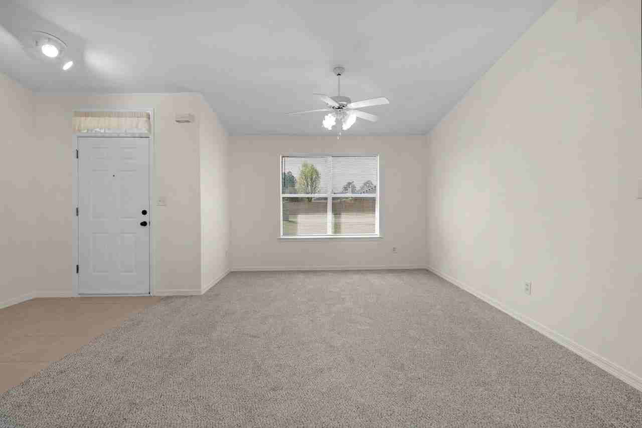 9568 Brentwood Blvd - Photo 3 of 38