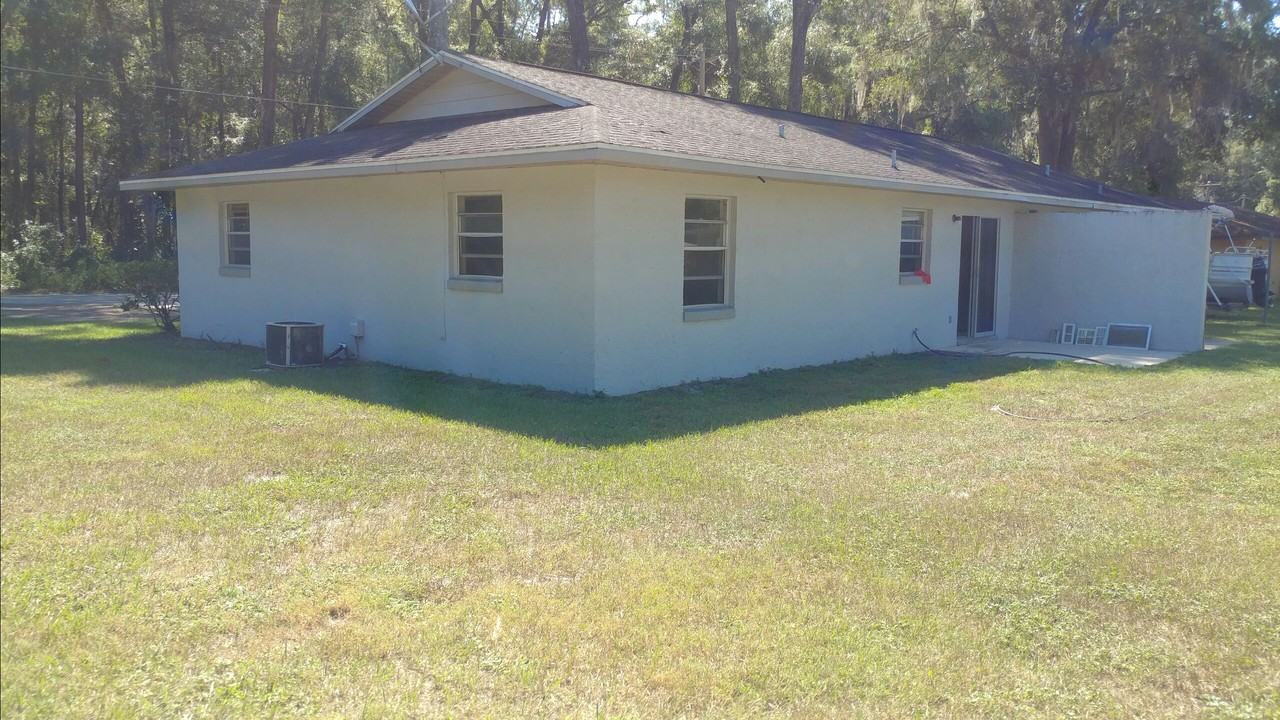 3360 Ne 58th Ave #NA - Photo 3 of 12