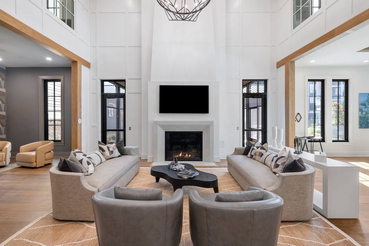 Flora - Photo 3 of 50