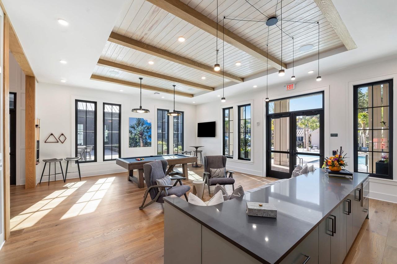 Flora - Photo 5 of 50