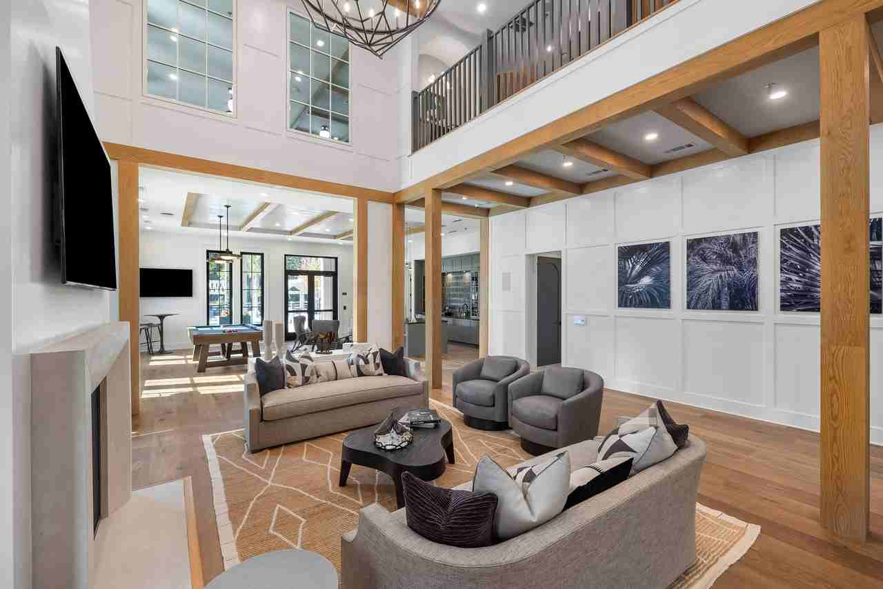 Flora - Photo 7 of 50