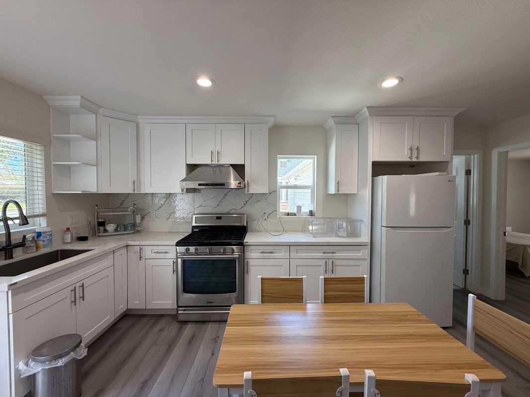 338 W Roses Rd ##B - Photo 2 of 13