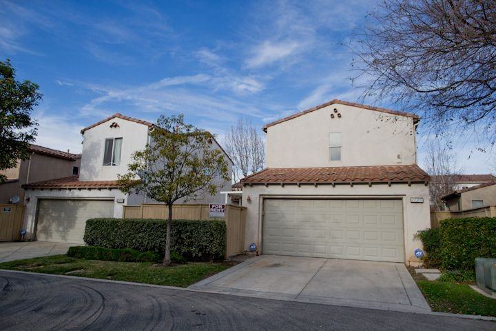 2736 Detroit Dr - Photo 2 of 11