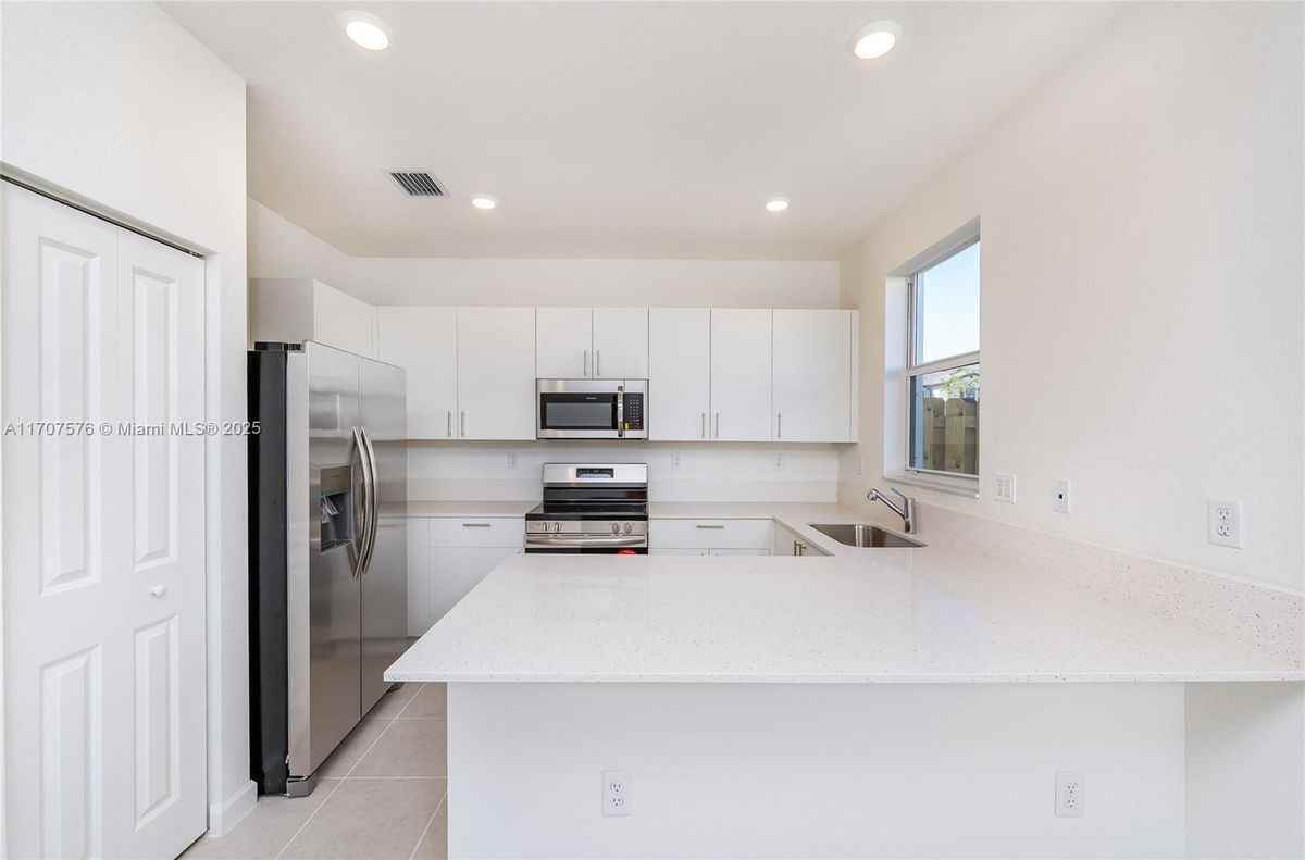 Se 26th Ter - Photo 2 of 17