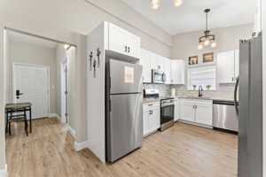 featured image of W Hanlon St