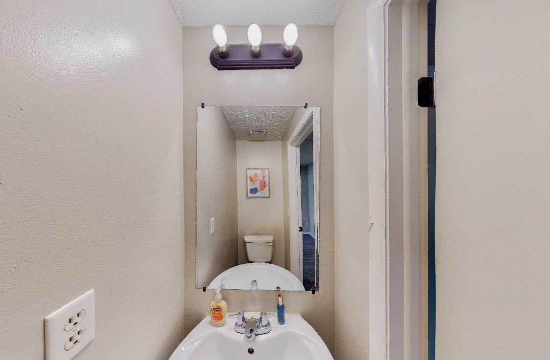 Scarbrough Dr - Photo 6 of 15