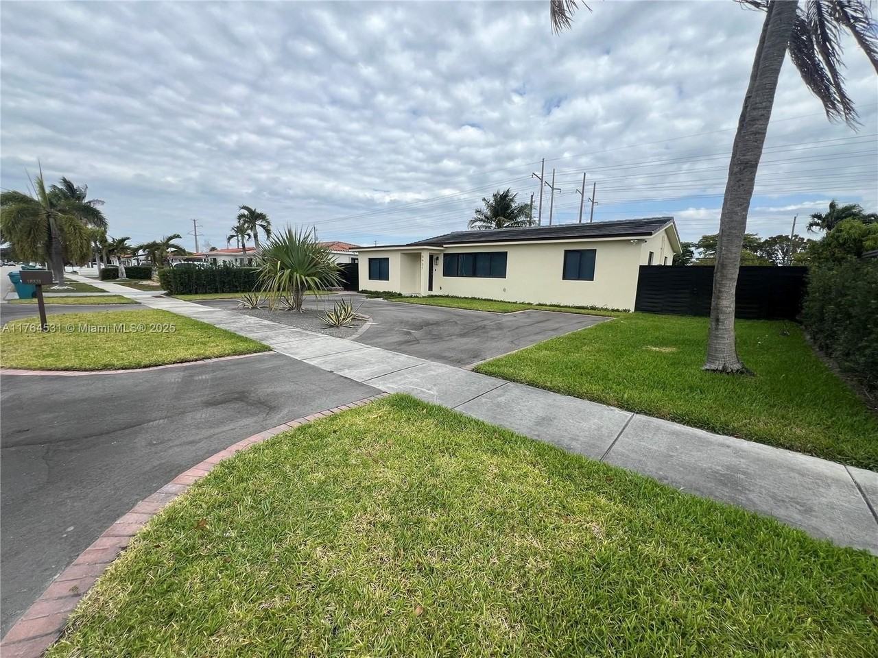 9931 Sw 37th St - Photo 4 of 50