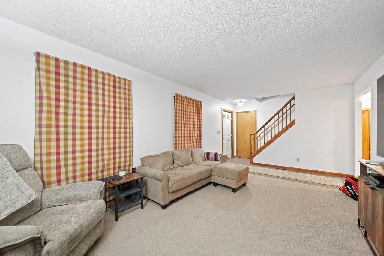 2313 Ridgeway Rd - Photo 5 of 32