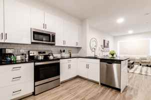 featured image of 21 Lakeside Ave