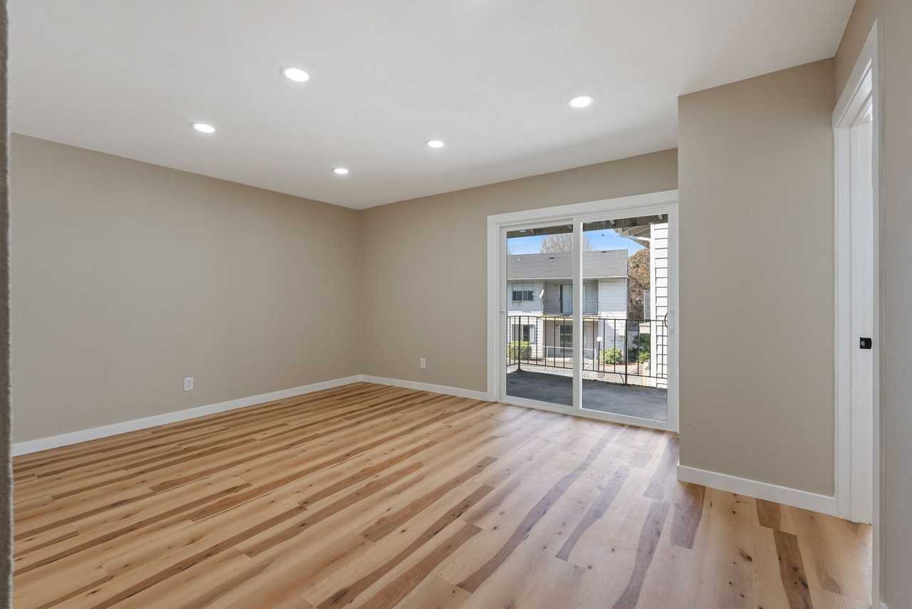 Sandy Terrace Apartments - Photo 6 of 34