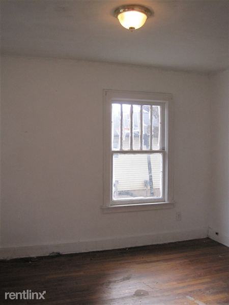 1134 S Holmes St - Photo 3 of 9