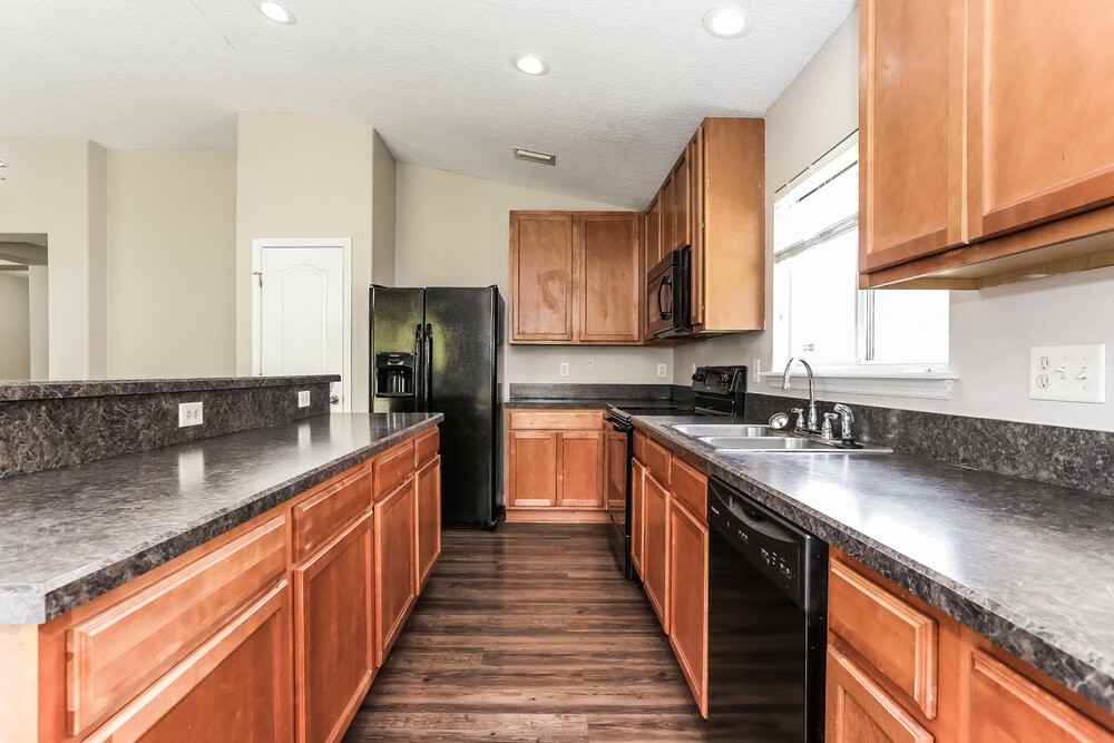 7511 Hawks Cliff Dr - Photo 7 of 16