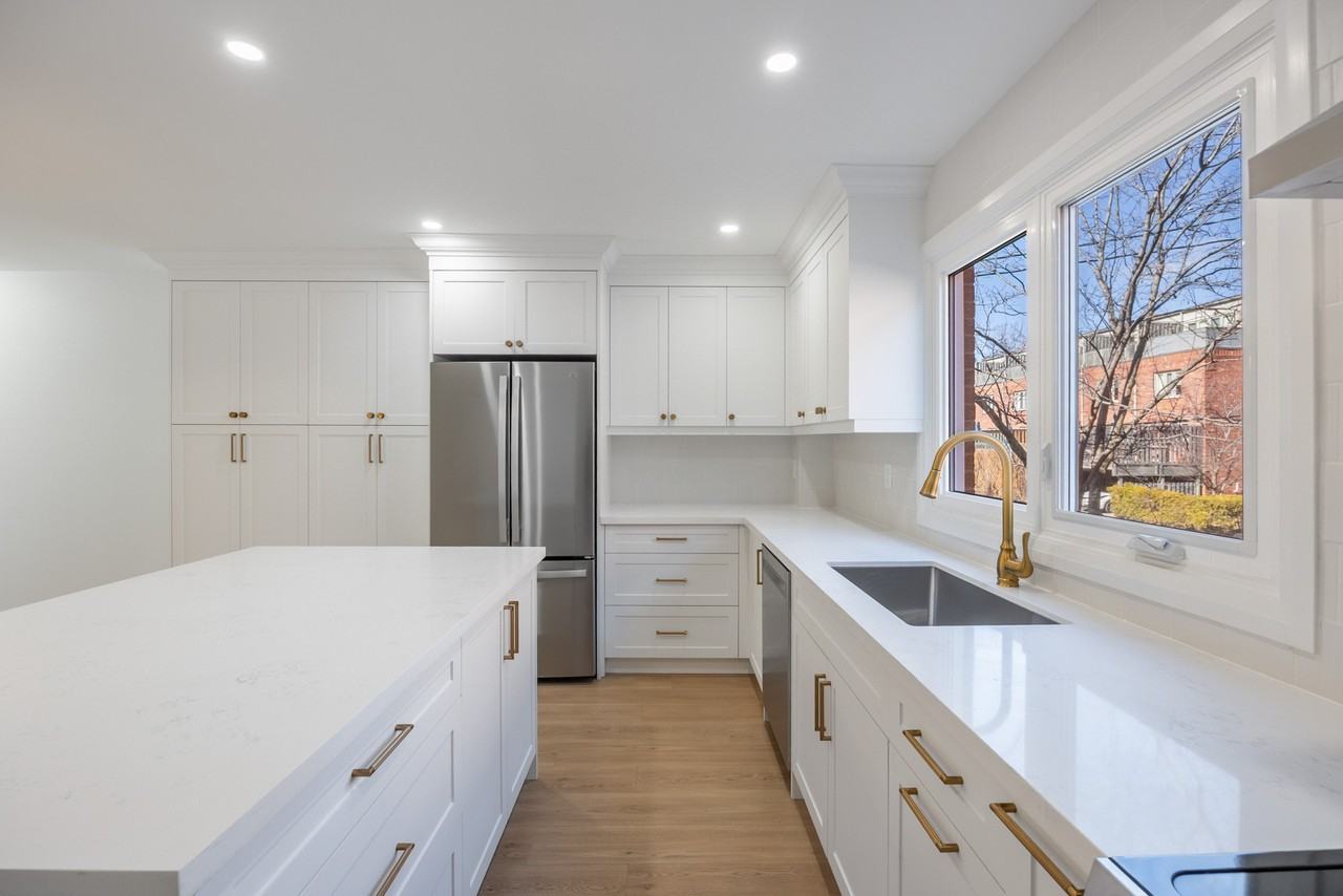 652 Adelaide Street West - Photo 3 of 37