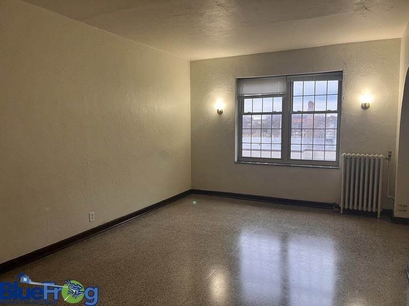425 S Monroe Ave - Photo 3 of 12