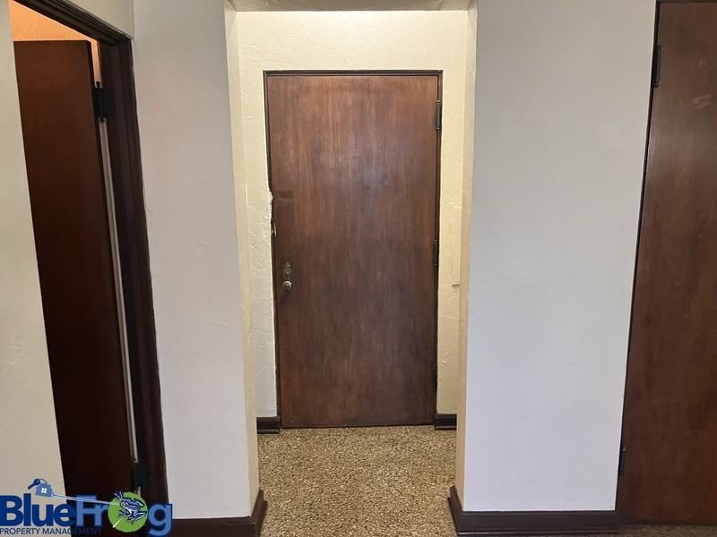 425 S Monroe Ave - Photo 6 of 12