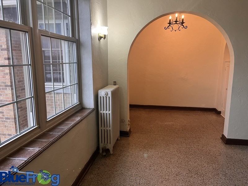 425 S Monroe Ave - Photo 4 of 12