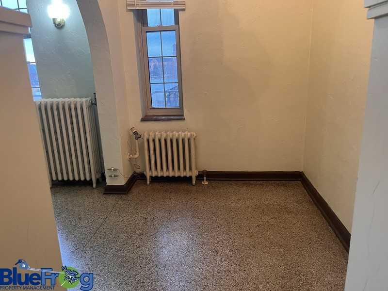 425 S Monroe Ave - Photo 5 of 12