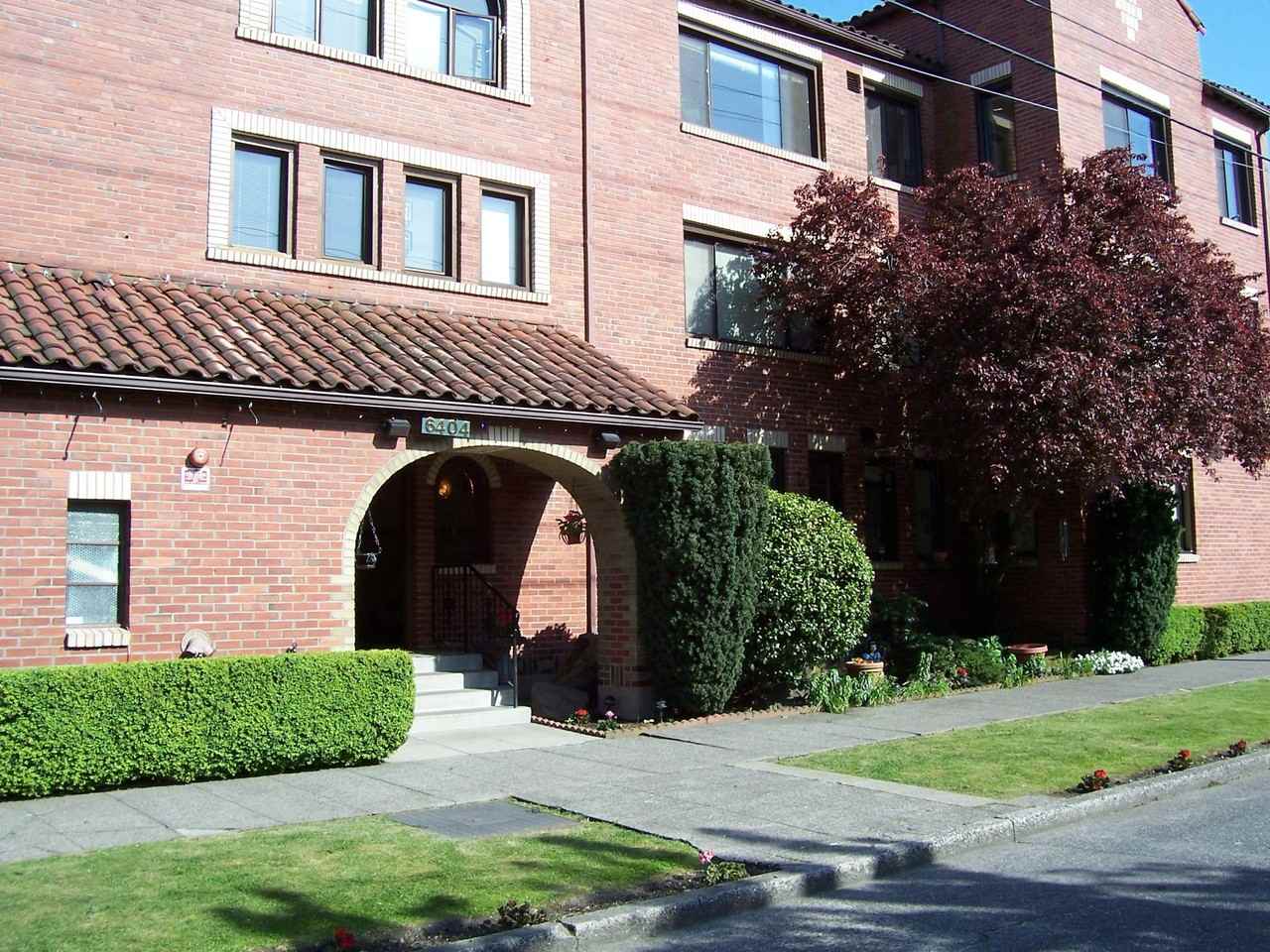 Anberg Apartments - Photo 2 of 11