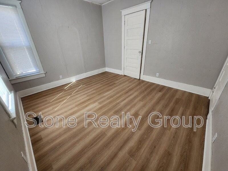1504 S 9th St - Photo 6 of 11