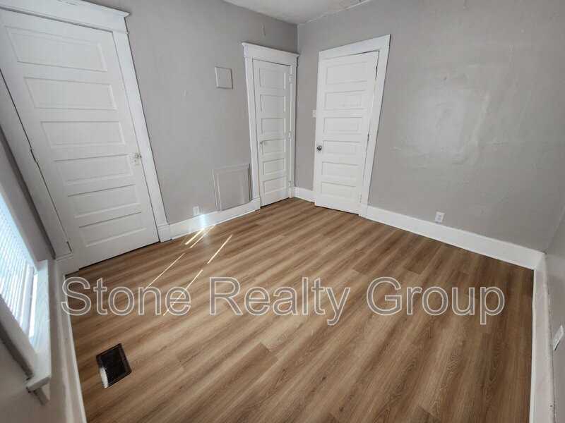 1504 S 9th St - Photo 7 of 11