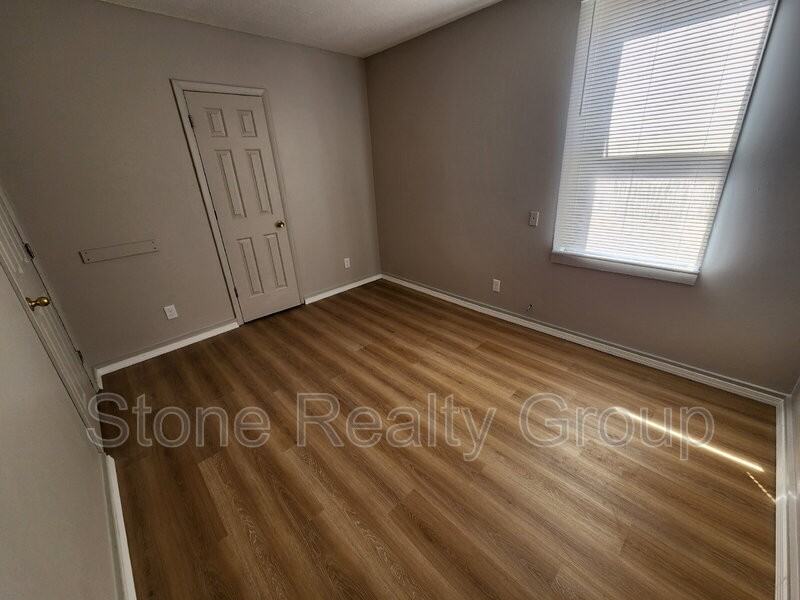 420 S 7th St #B - Photo 4 of 7