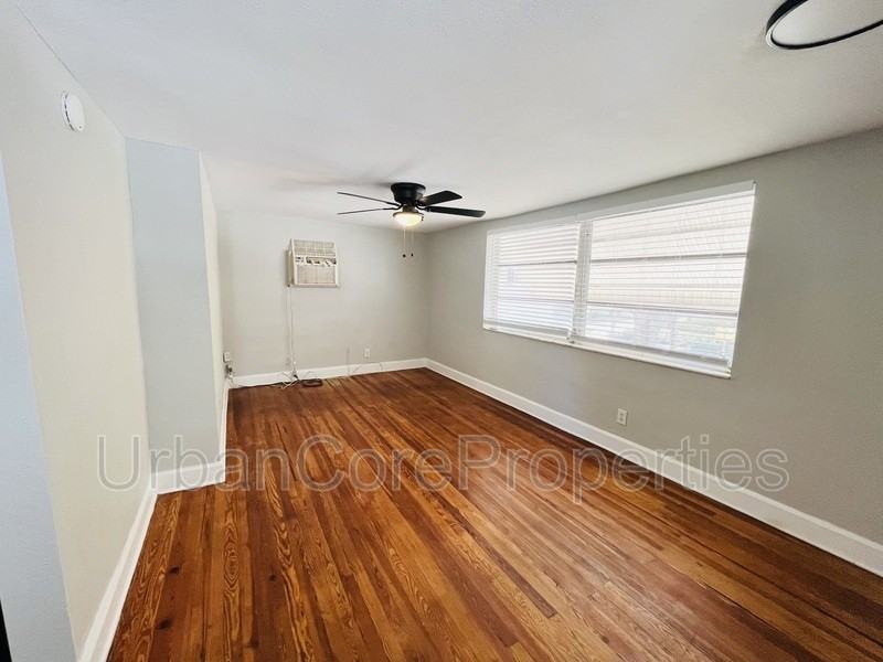 643 2nd St N #8 - Photo 4 of 11