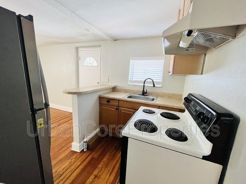 643 2nd St N #8 - Photo 6 of 11