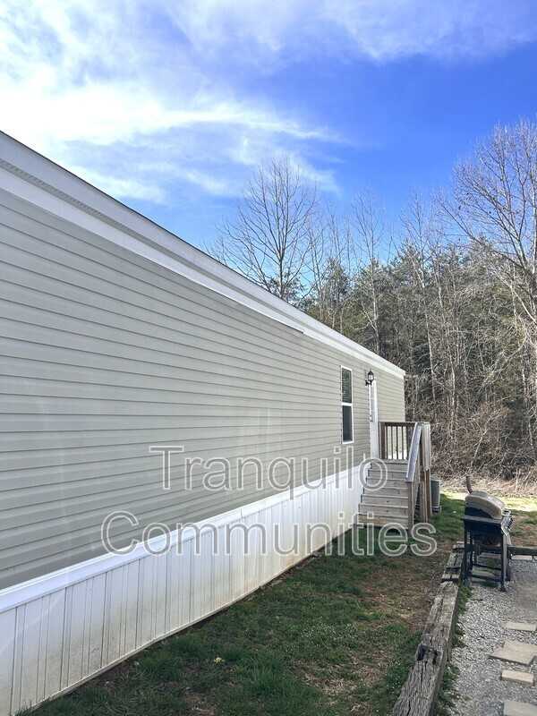 242 Gooch Ln - Photo 2 of 6