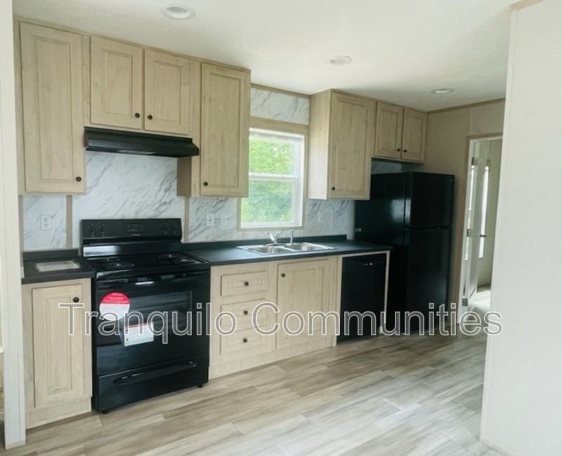 242 Gooch Ln - Photo 3 of 6