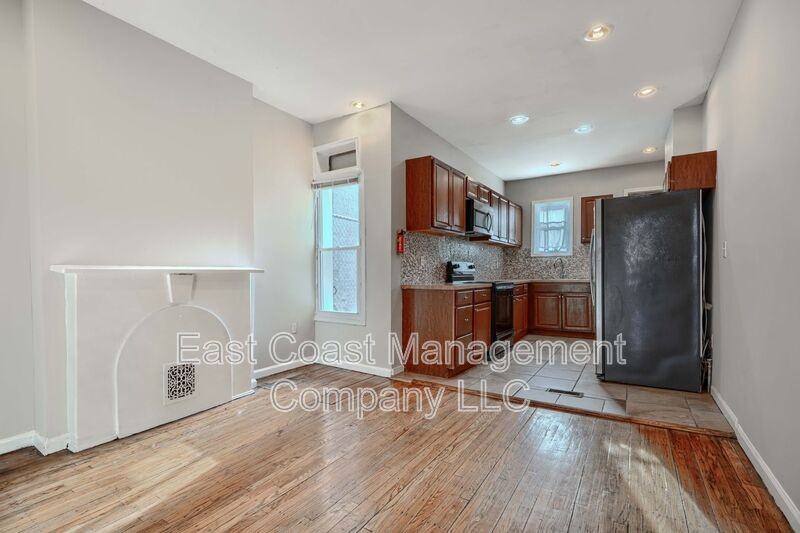 1616 N Fulton Ave - Photo 7 of 30