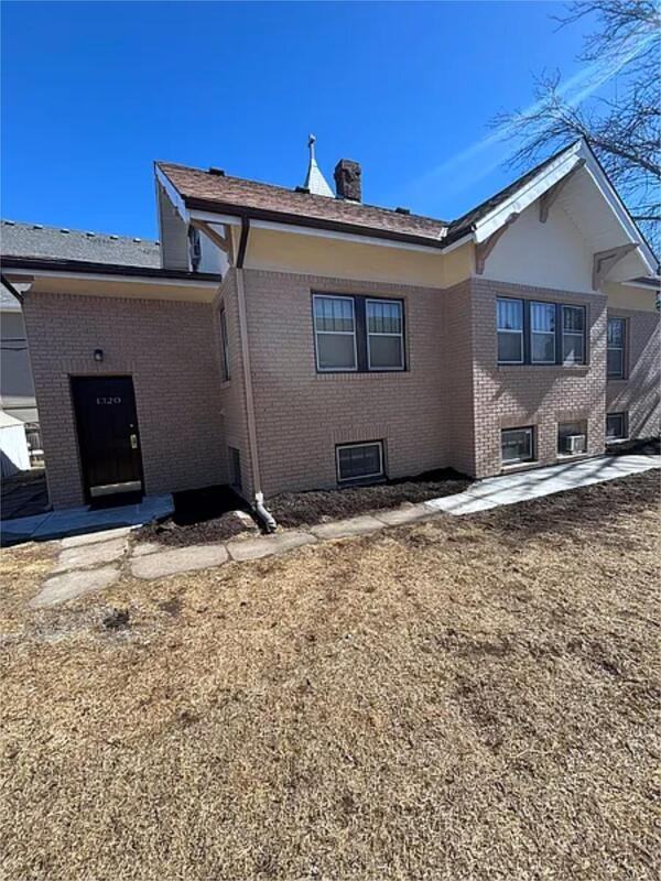1320 New Hampshire St - Photo 2 of 11