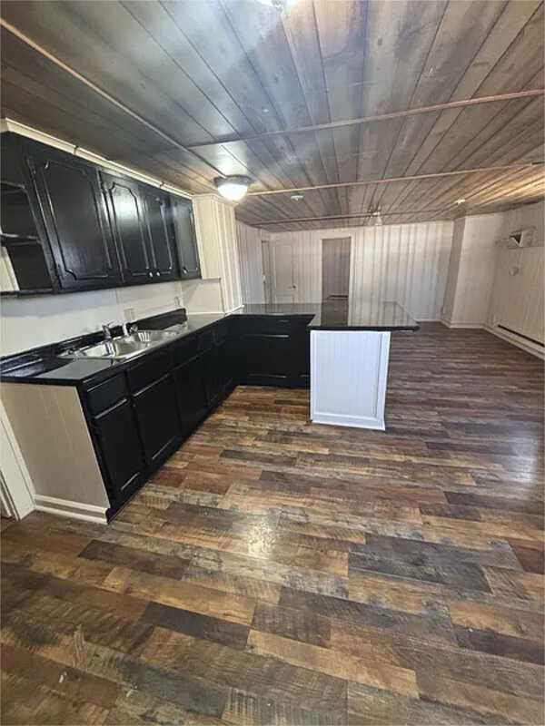 1320 New Hampshire St - Photo 6 of 11