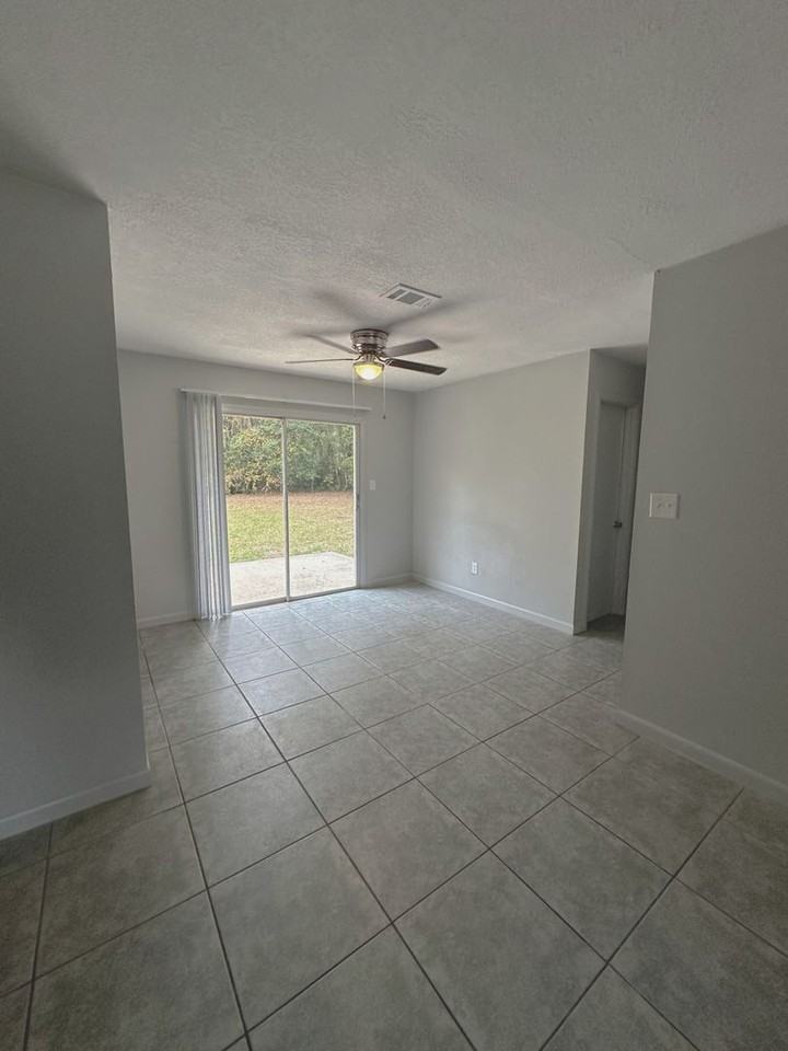 4140 Nw 32nd St - Photo 3 of 10