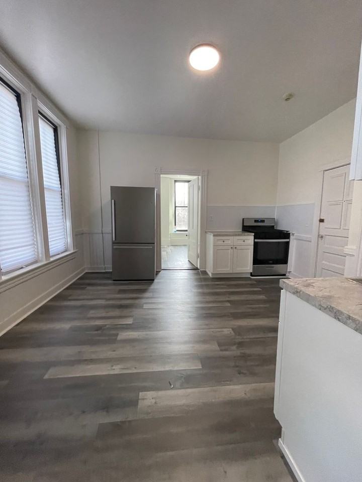 123 High St. - Photo 4 of 13