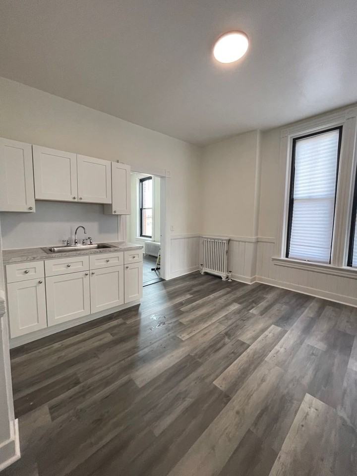123 High St. - Photo 5 of 13