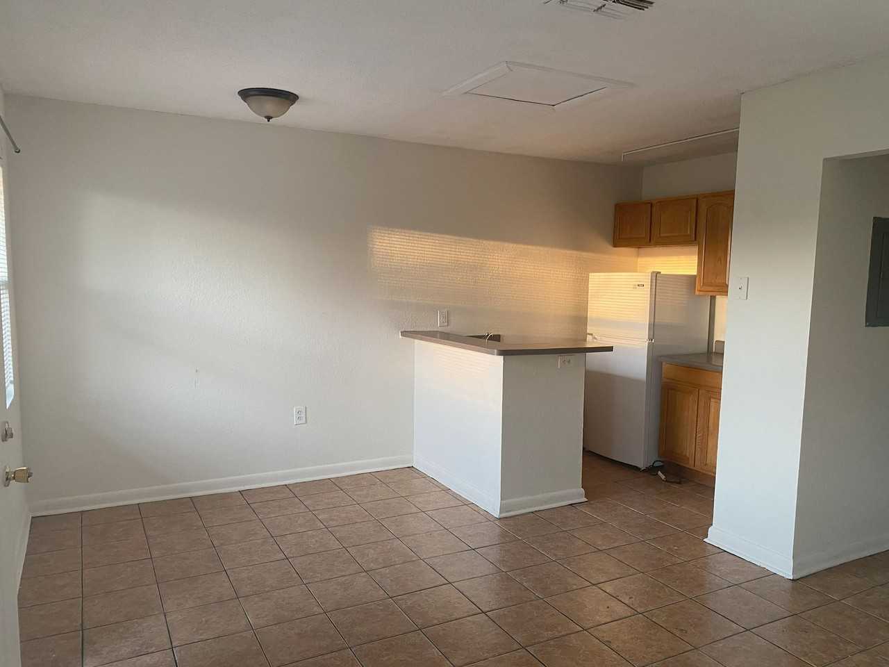 Dream II 1030 W. Walnut - Photo 5 of 12