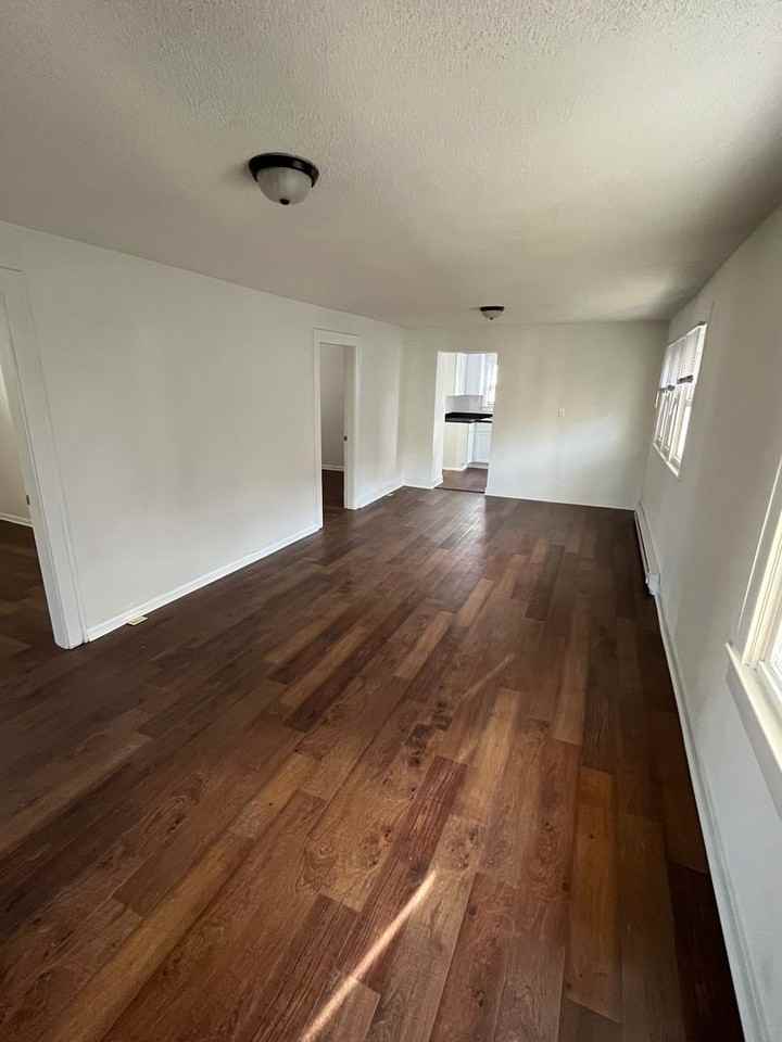 541 S Rybolt Ave - Photo 2 of 15