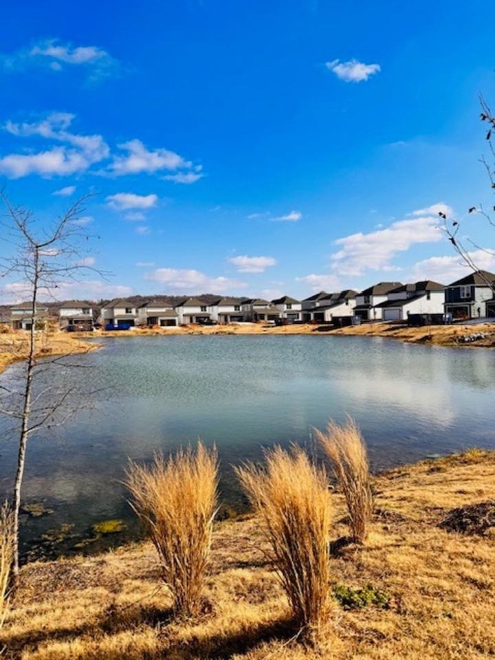 4802 W Planetree St - Photo 3 of 26